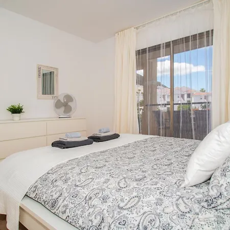 Apartman Patricie With Heated Pool Los Cristianos