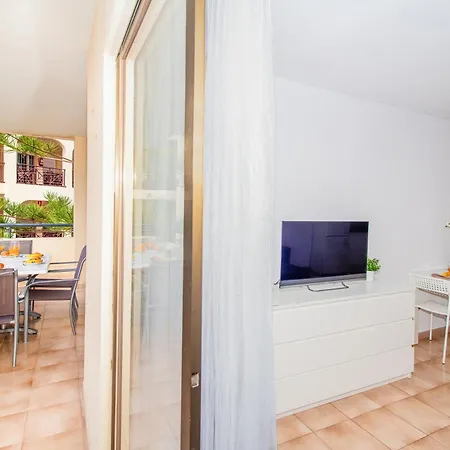 Patricie With Heated Pool Los Cristianos